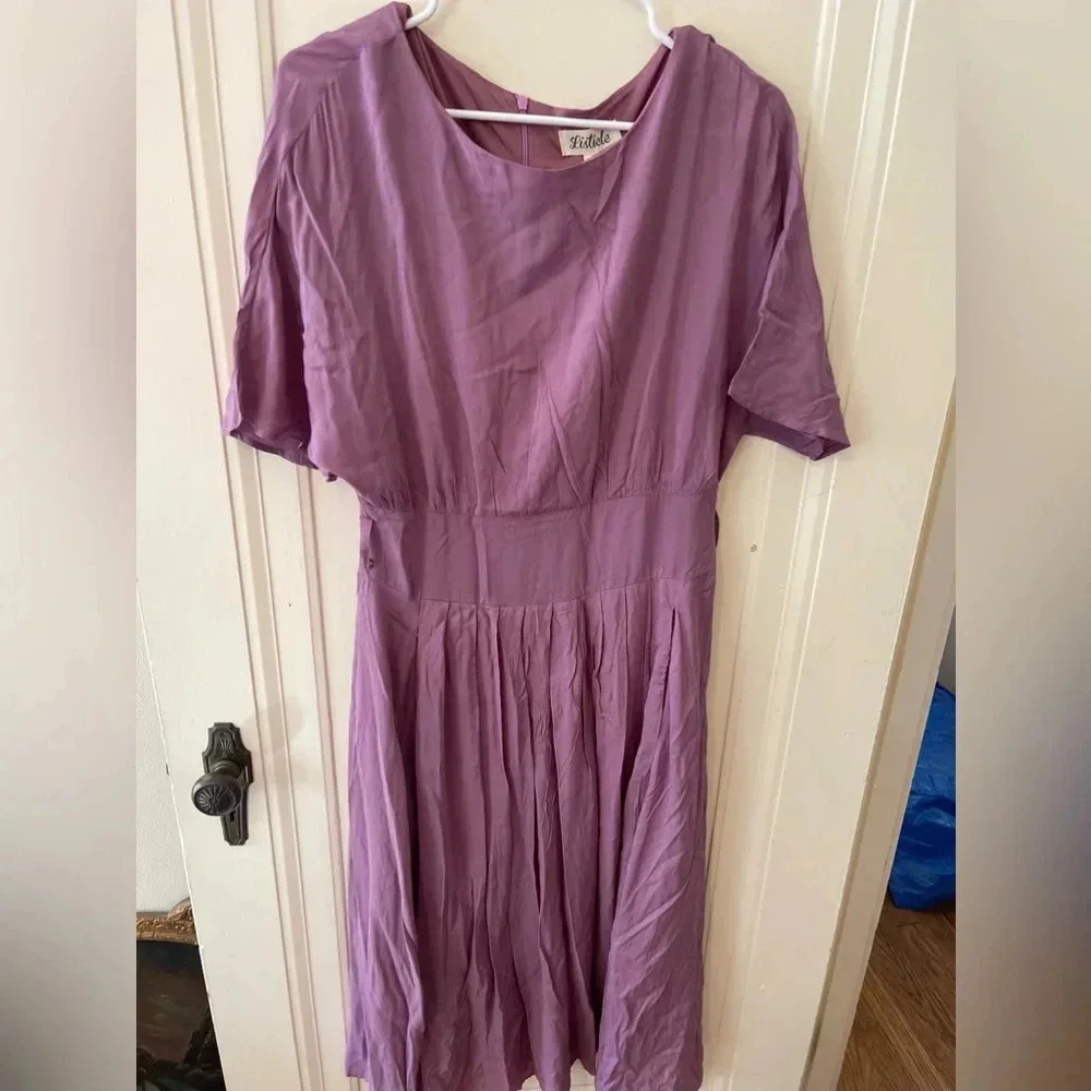 NWT Listicle Dress size Large. Pinkish purple. Pink Desert has loops for a belt